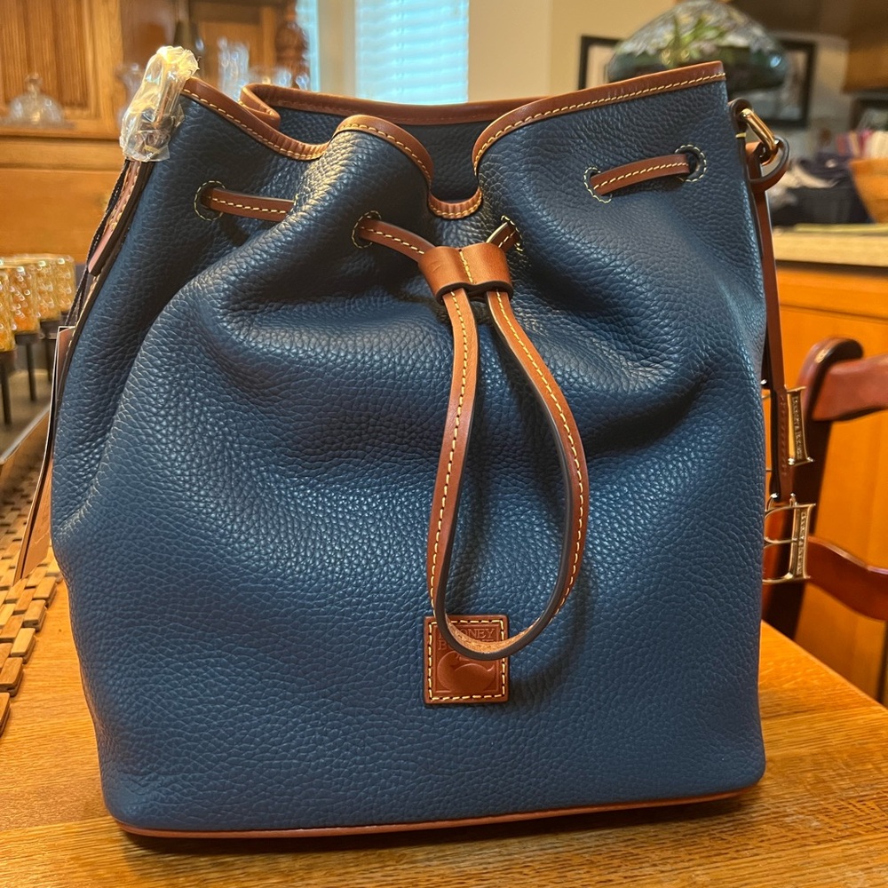 DOONEY & BOURKE PEBBLE LEATHER DRAWSTRING SHOULDER BAG